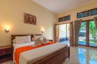 Serene Lovina Villa with Bungalow