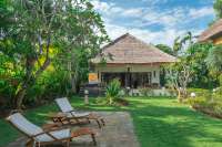 Beautiful Five Bedrooms Beachfront Villa