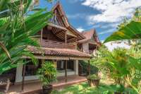 Beachfront Villa Complex in Central Lovina