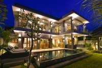 Beachfront  Villa Nearby Lovina