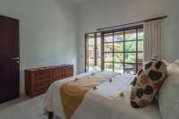 Beautiful Five Bedrooms Beachfront Villa