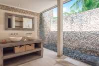 A Dream Villa with Beautiful Garden