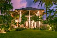 Absolute Beachfront Villa - Center Lovina