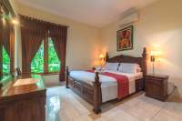 Serene Lovina Villa with Bungalow