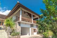 Serene Villa overlooking to the Ocean