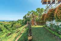 Spacious Hillside Villa, Ocean Views