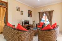 Serene Lovina Villa with Bungalow