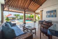 Serene Lovina Villa with Bungalow