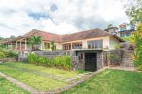 Spacious Villa with Ocean View in Bukti