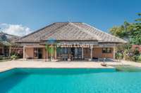 Rare Beachfront Villa in Dencarik