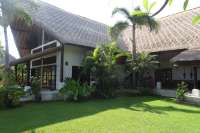 Spacious Beachfront Villa for Sale in Dencarik