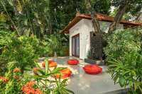 Tasteful Beachfront Villa with Guest House