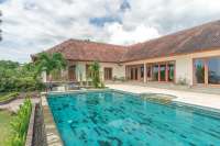 Spacious Villa with Ocean View in Bukti