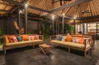 Absolute Beachfront Villa - Center Lovina