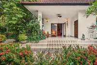 Tasteful Beachfront Villa with Guest House