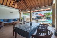 Serene Lovina Villa with Bungalow