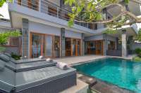 Beachfront  Villa Nearby Lovina