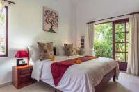 Beautiful Five Bedrooms Beachfront Villa