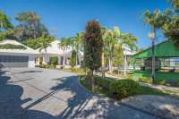 Villa for Sale with Stunning Views