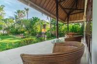 Beautiful Five Bedrooms Beachfront Villa