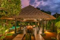 Absolute Beachfront Villa - Center Lovina