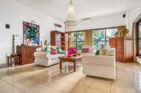 Tasteful Beachfront Villa with Guest House