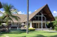 Spacious Beachfront Villa with Nice Garden