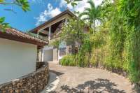 Serene Villa overlooking to the Ocean