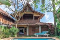 Beachfront Villa Complex in Central Lovina