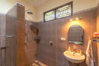 Serene Lovina Villa with Bungalow