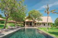 A Dream Villa with Beautiful Garden