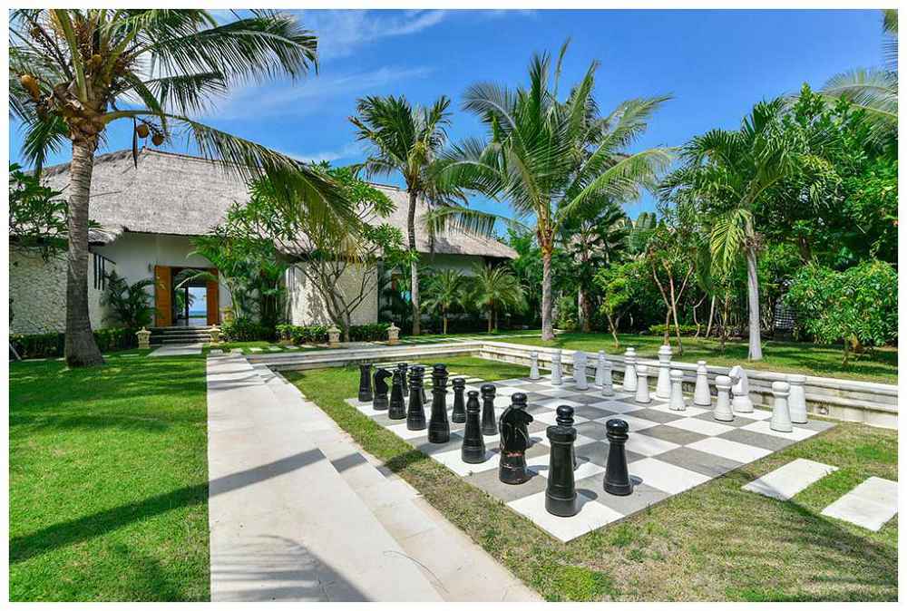 Building Villa Tropis Chess Board