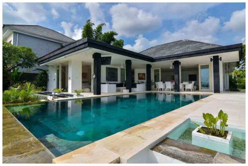 Terang By Villa Builders Palm Living Pool View