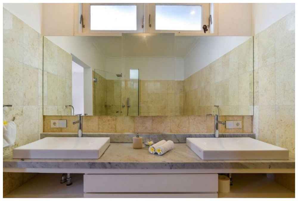 Terang By Villa Contactors Palm Living Bathroom