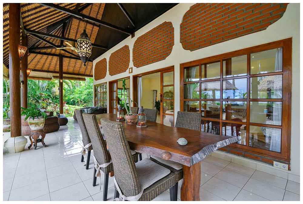 Villa Build In Bali Outside Dining