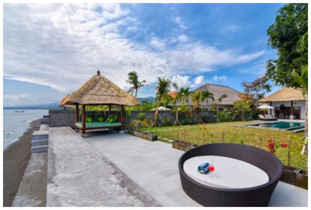 Villa Building Bali Beach Wall