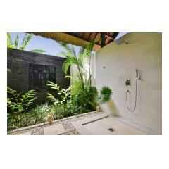 Open Bathroom - Bali Villa Building and Development - Palm Living Bali